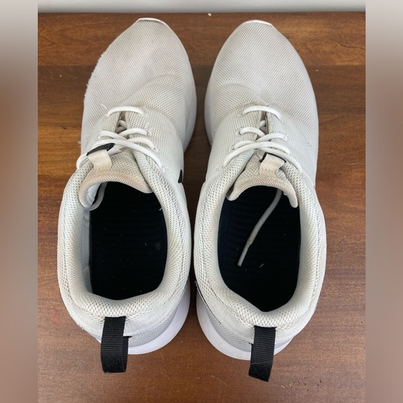 Nike Women’s Roshe One Running Shoes Size 12 White Black Oreo Mesh 844994-101. - Picture 12 of 13